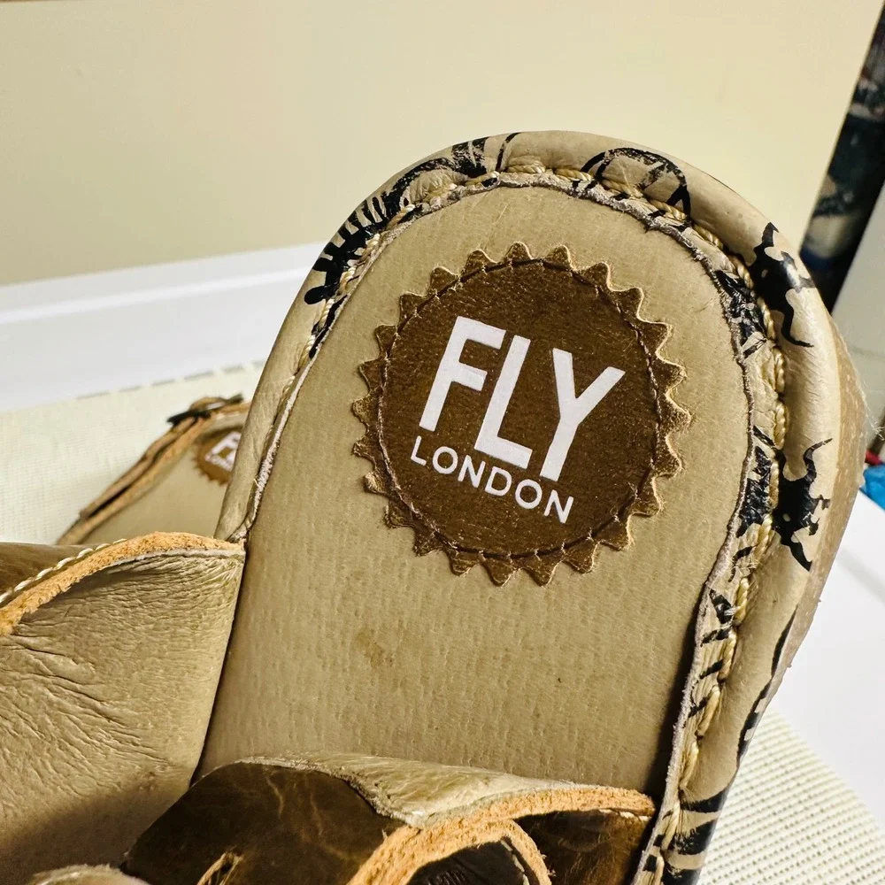 Fly London Tram Tan Leather Buckle Low Platform Sandals sz EU 42/ 10.5- 11 US - Picture 6 of 9